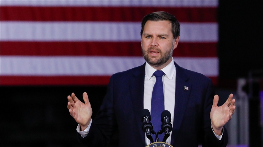 US Vice President JD Vance meets troops in UK ahead of Trump-Putin talks