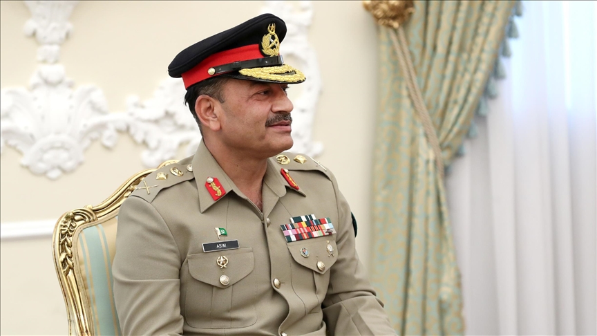 Azerbaijan awards war medal to Pakistan’s army chief
