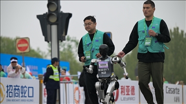 AI-powered humanoid robots play world’s 1st soccer match in China