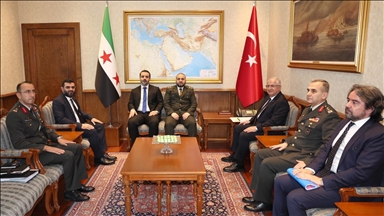 وزير الدفاع التركي يلتقي وزيري الدفاع والخارجية السوريين