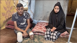 خوشک و برایەک لە غەززە کە قاچیان لەدەستداوە: "یەك كورسی كەمئەندامیمان هەیە و بە نۆرە بەكاریدەهێنین"