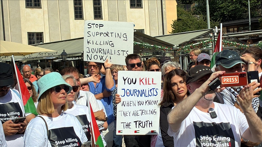 İsveç'te gazeteciler, Gazze'de meslektaşlarını öldüren İsrail'i protesto etti