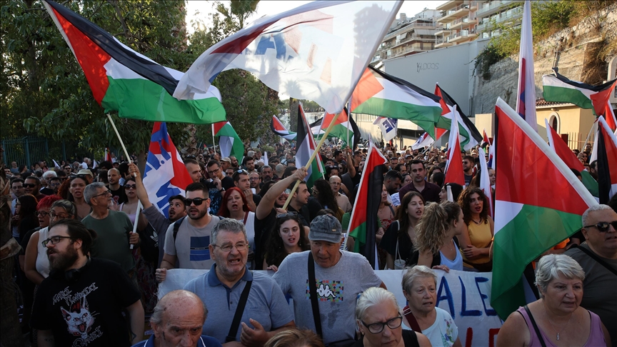 Greqi, mbështetësit pro-palestinezë protestuan kundër anijes turistike izraelite