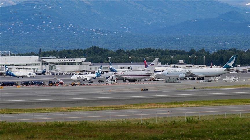 Delegacioni rus mbërrin në Alaskë, ku do të takohen Putin dhe Trump