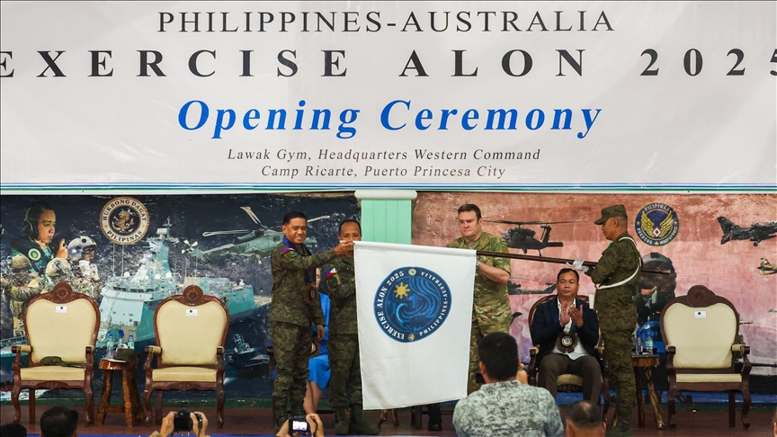 Australia launches largest overseas military drills with Philippines