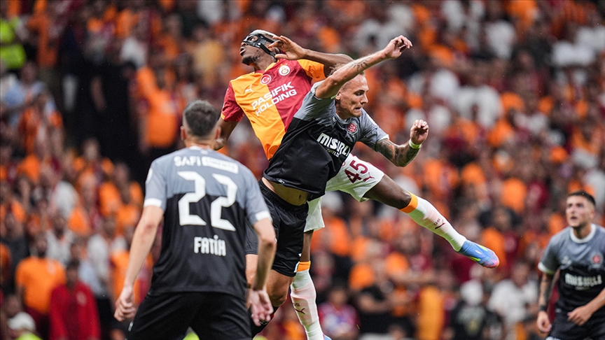 Son şampiyon Galatasaray, sezona 2'de 2 ile başladı