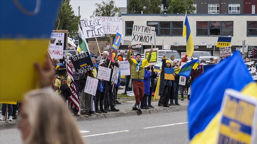 Alaska'daki Trump-Putin zirvesi sırasında Ukrayna destekçileri gösteri düzenledi
