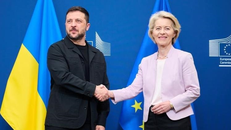 European Commission president says 'strong security guarantees' a must for Ukraine, EU