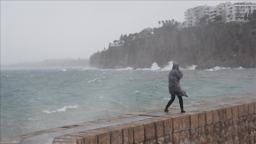 Meteorolojiden Batı Akdeniz için fırtına uyarısı