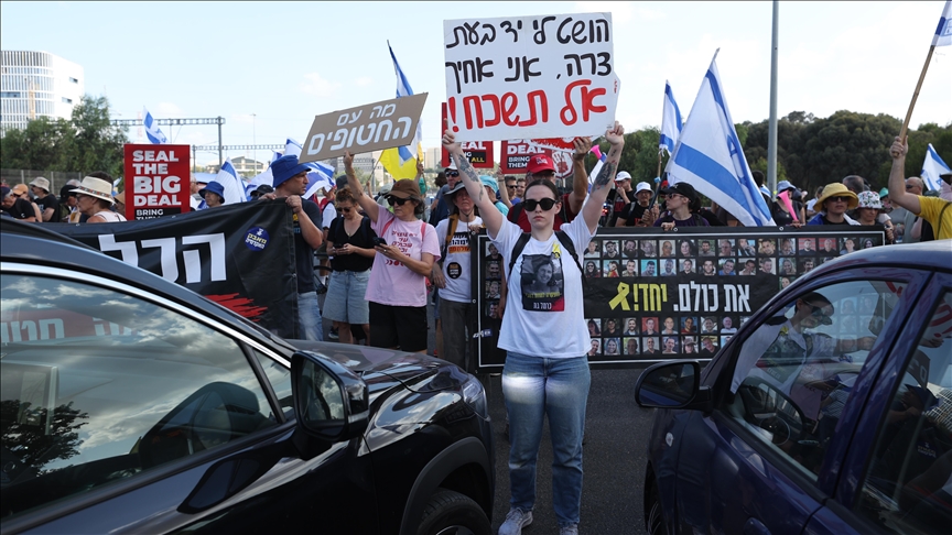 Protestuesit bllokojnë rrugët në Tel Aviv, kërkojnë marrëveshje për lirimin e izraelitëve në Gaza