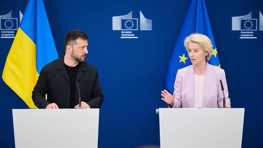 Глава Еврокомиссии: решение по территориям должно быть принято только Украиной