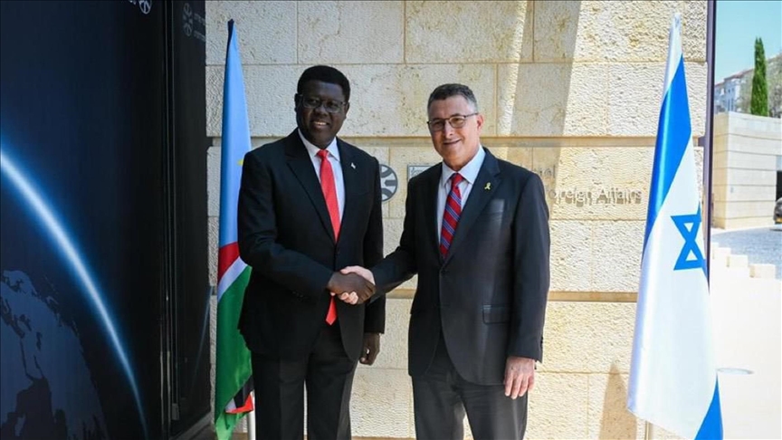 بينما تُجوع غزة.. إسرائيل تعلن إرسال مساعدات لجنوب السودان