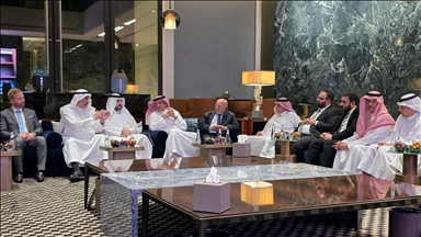 مباحثات سورية سعودية بشأن تعزيز الاستثمار والتعاون الثنائي