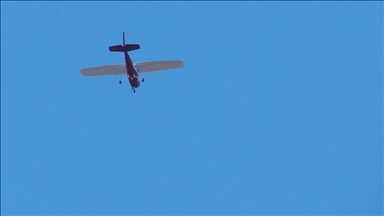 Një avion në Australi bëri ulje emergjente në një fushë golfi