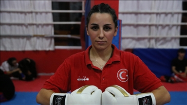 Milli wushucu Berna Tut, kariyerine dünya şampiyonluğu eklemek istiyor