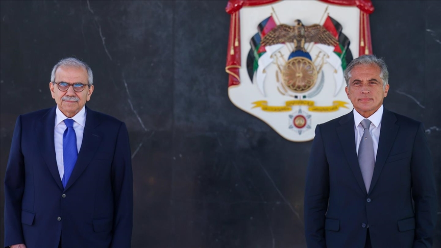 رئيس وزراء لبنان: إسرائيل معزولة ونعول على دور الأردن