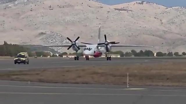 "Vatro-ubica" iz UAE-a s ukrajinskom posadom gasi požare u Crnoj Gori