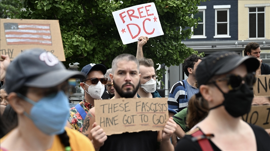 Demonstruesit protestojnë kundër pranisë së Gardës Kombëtare në Washington