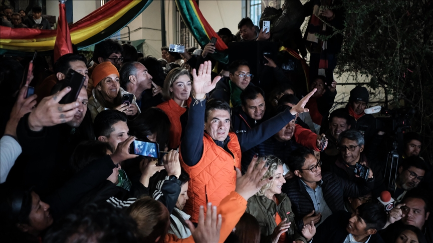 Bolivya'daki devlet başkanı seçimi, solun 20 yıllık iktidarına son verdi