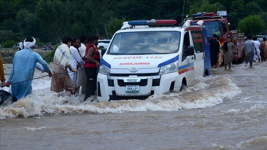 Broj žrtava razornih poplava u Pakistanu približava se 700