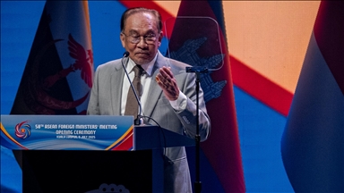 Malaysia detains 5 military officers for intelligence leak to smugglers