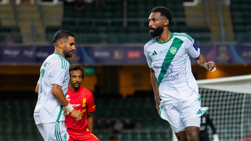قدم.. الأهلي يقسو على القادسية ويتأهل لنهائي كأس السوبر السعودي