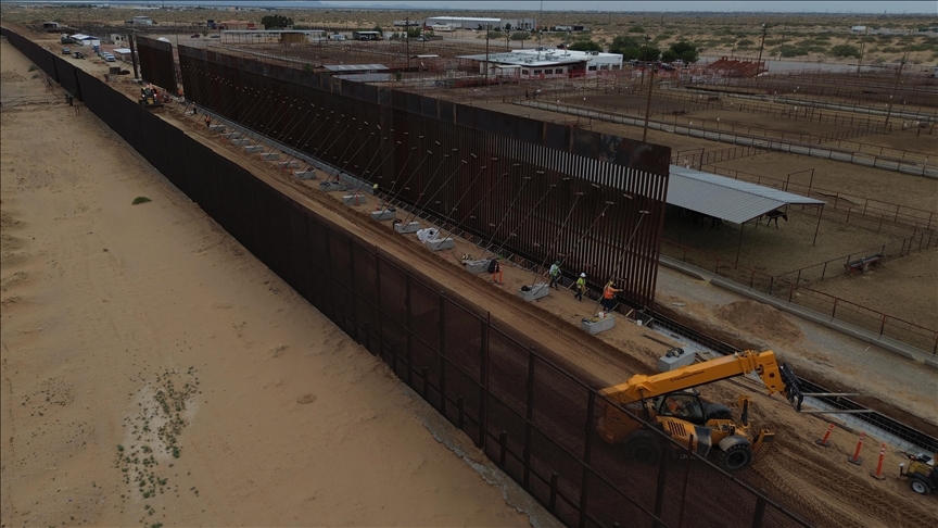 US to paint Mexico border walls black to deter crossings