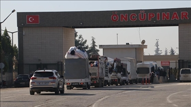Hudut kapılarından Suriye'ye pasaportla geçiş işlemleri başladı
