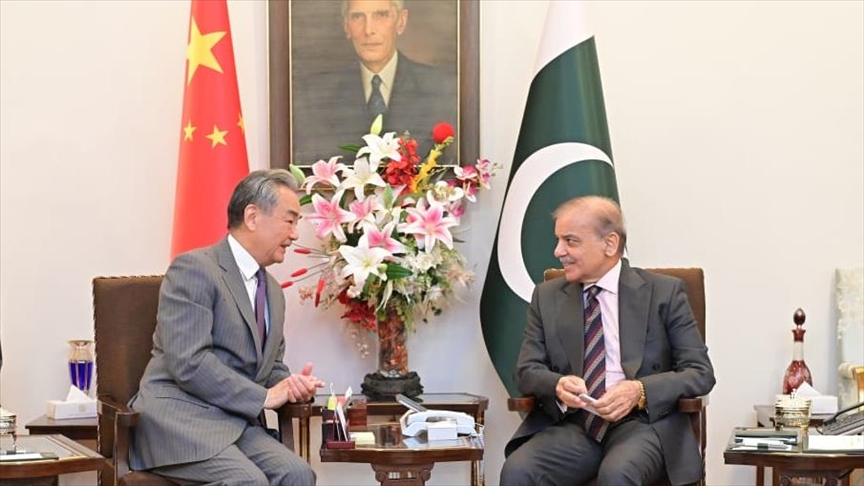 Pakistani premier receives China’s top diplomat, vows to deepen ties