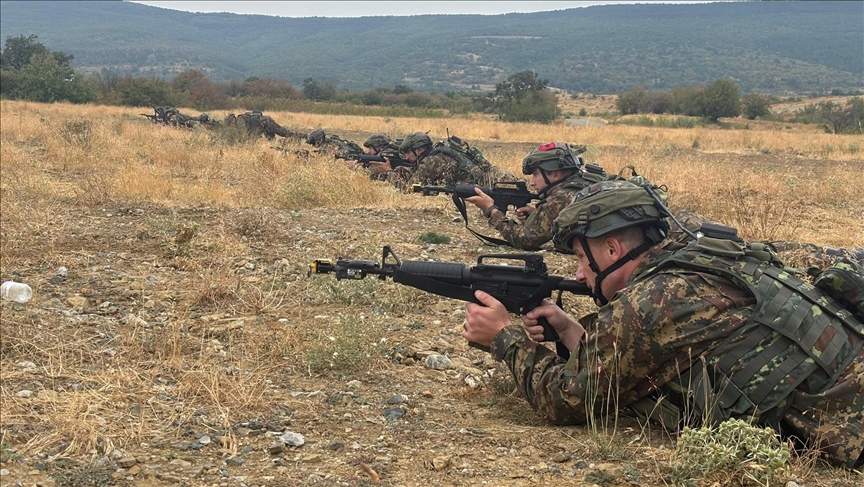 Vengu: Mbi 500 ushtarakë shqiptarë janë të angazhuar në misione të NATO-s, BE-së dhe OKB-së
