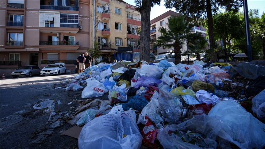 İzmir Buca sakinleri, çöp sorununun çözülmesini bekliyor