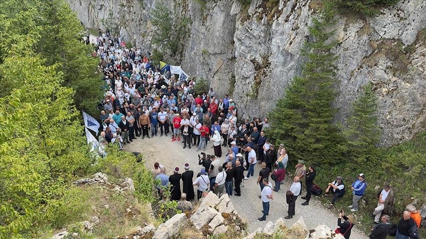 Во БиХ одбележана 33-годишнината од егзекуцијата на 224 цивили од страна на српските сили