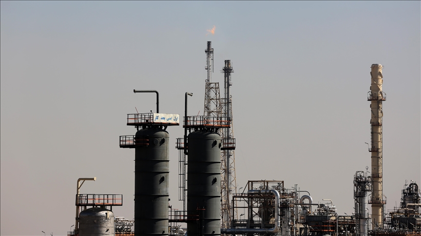 US imposes new sanctions on Iran’s oil trade