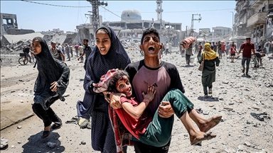 The Guardian: İsrail ordusunun Gazze'deki saldırılarında öldürdüğü her altı kişiden beşi sivil