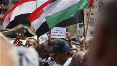 Palestinezët protestojnë në Rripin e Gazës duke kërkuar t’i jepet fund luftës izraelite