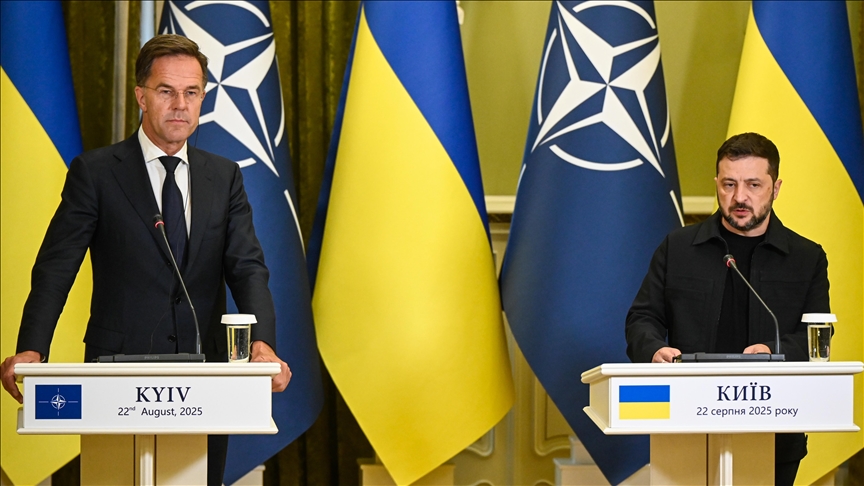 Shefi i NATO-s viziton Kievin, premton "garanci të sigurisë" për Ukrainën