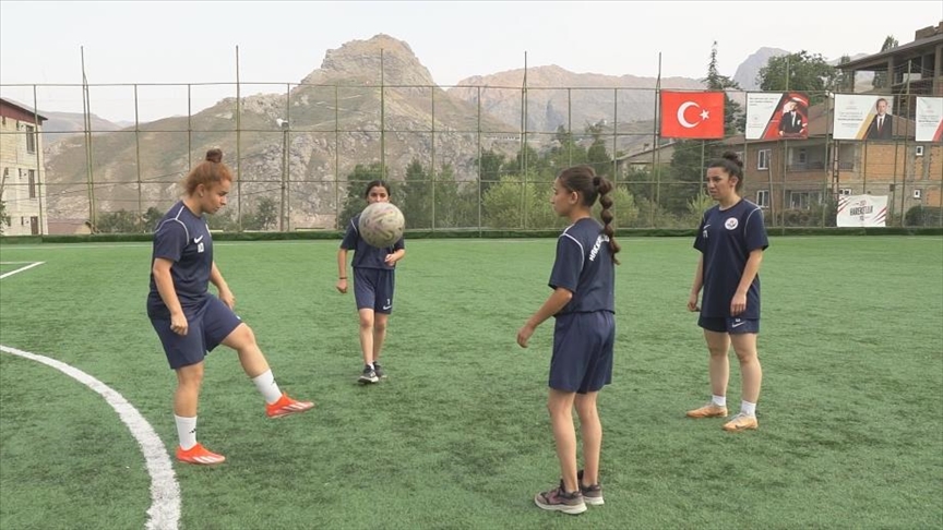 Kadın futbolcuların "II. Kristal Ayaklar Ödül Töreni" 27 Ağustos'ta yapılacak