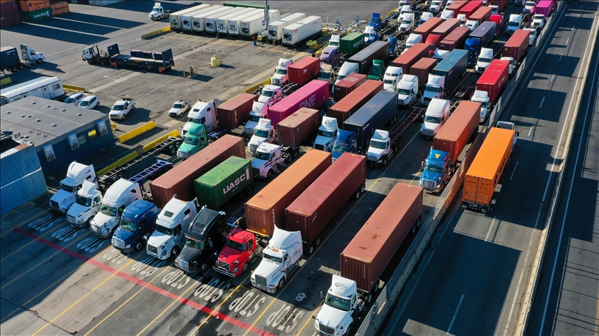 US pauses issuance of worker visas for truck drivers