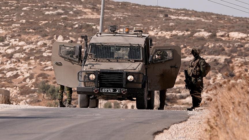إصابة فلسطيني برصاص إسرائيلي واعتداءات متواصلة للمستوطنين بالضفة