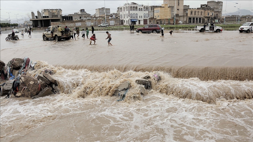 Floods sweep Yemen, leaving 8 dead over past 2 days