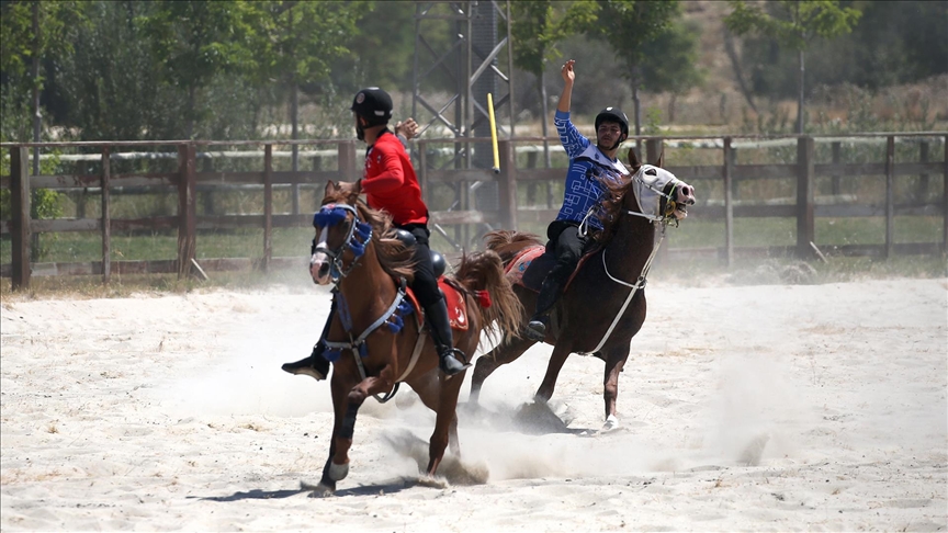 Ata sporu cirit Malazgirt Zaferi kutlamalarına renk kattı