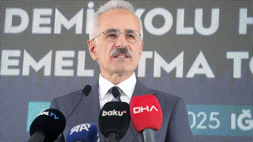 Bakan Uraloğlu: Zengezur Koridoru'ndan 30 yıllık projeksiyonda 147,6 milyar lira kazanç sağlayacağımızı hesaplıyoruz