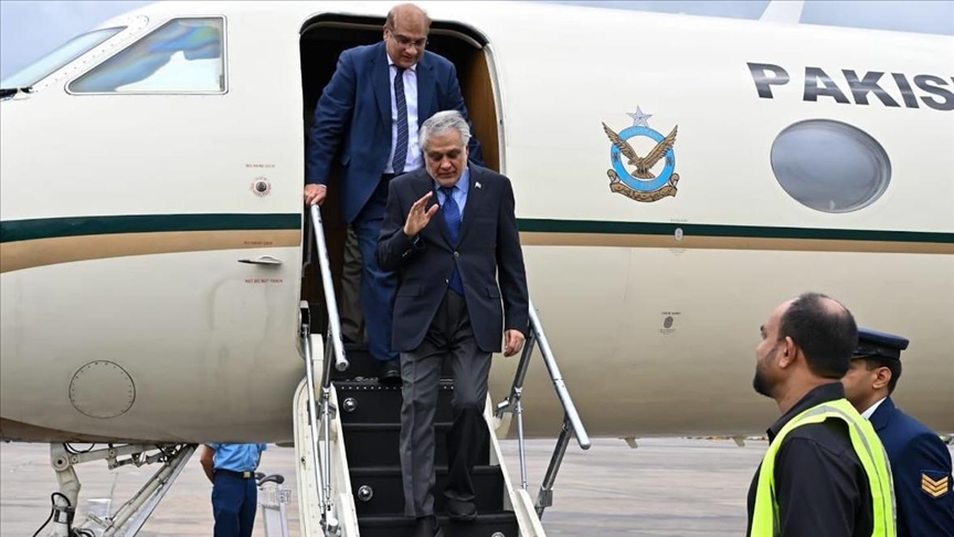 Strengthening of ties on agenda as Pakistani FM makes first visit to Bangladesh in 13 years