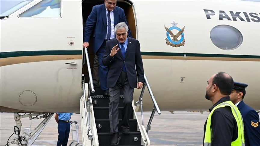 Pakistan, Bangladesh sign 6 documents during deputy premier’s visit