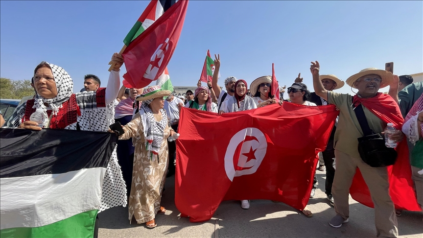 تونس.. نشطاء يحتجون أمام سفارة واشنطن تنديدا باستمرار الإبادة في غزة