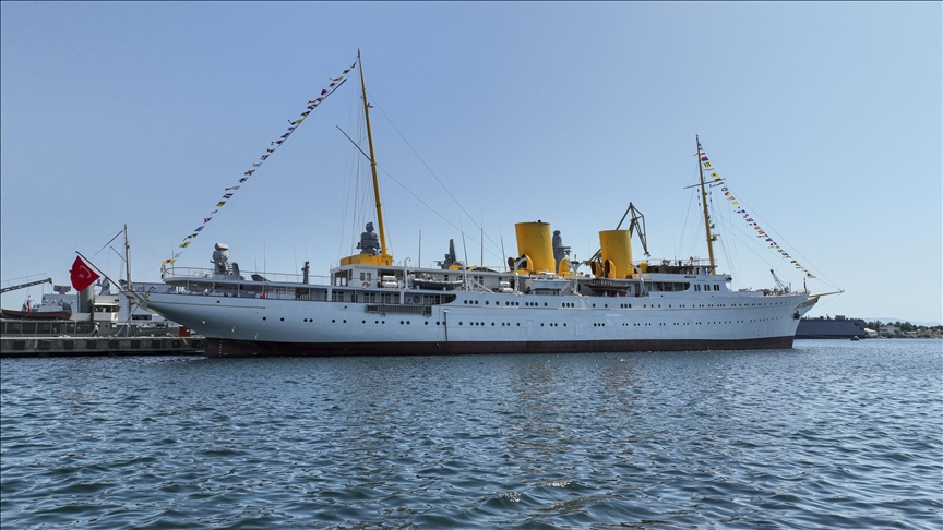 Atatürk'ün manevi mirası Savarona yatı, İstanbul Boğazı'nda yapılacak geçiş törenine hazır