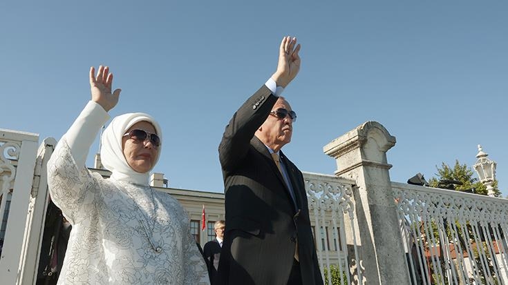 Президент Эрдоган приветствовал корабли на морском параде в Стамбуле