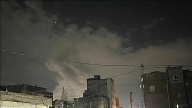 صنعاء بلا كهرباء.. إسرائيل تستهدف منشآت حيوية وتوقع قتلى وجرحى 