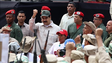 Venezuela'da yüzlerce kişi, Maduro'nun çağrısıyla Ulusal Bolivarcı Milis Gücü'ne kayıt yaptırdı
