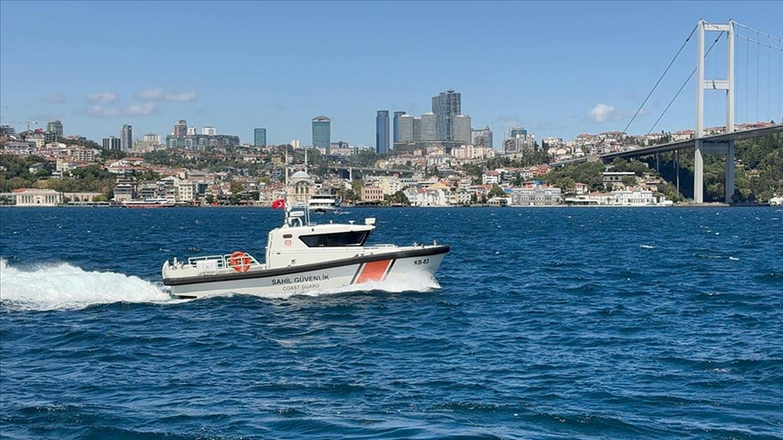 İstanbul Boğazı'ndaki yüzme yarışında Rus yüzücü kayboldu